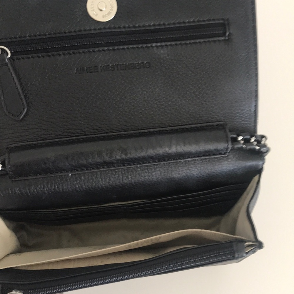 crossbody - Picture 4 of 5